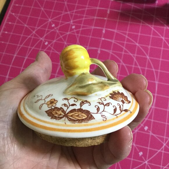 Vintage Instant Coffee canister 8" tall to the top the lid the jar has crazing - Picture 4 of 7